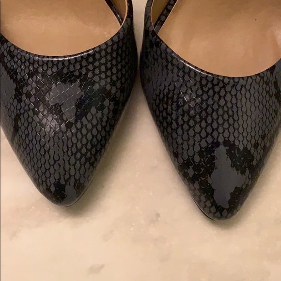 Smoke grey snake skin pumps 8.5 - Picture 4 of 4